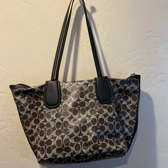 COACH Coated Canvas Signature Taxi Tote Tan - Picture 11 of 14